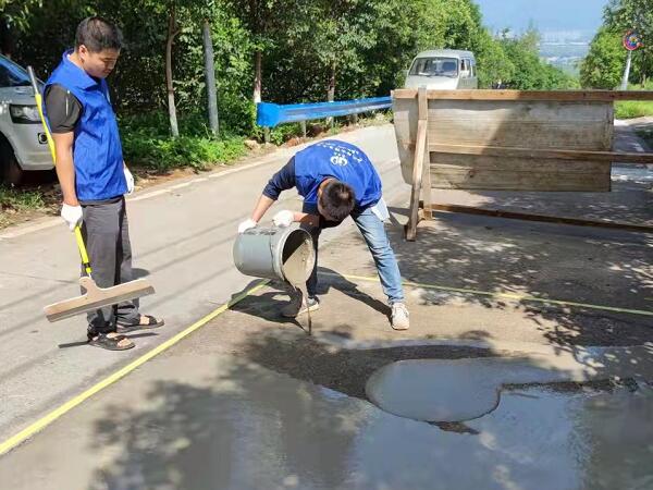 洛陽高新區(qū)村村通道路維修過程